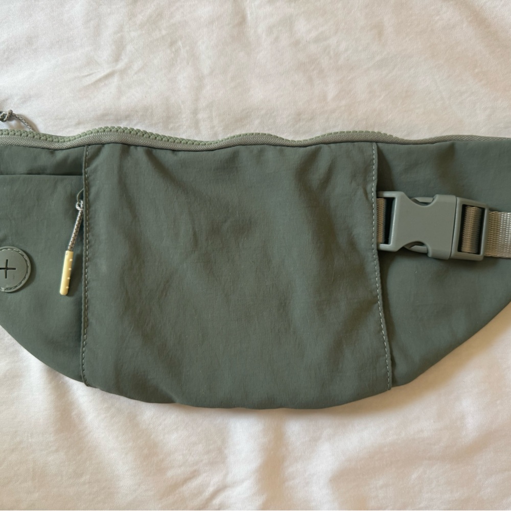 Top Paw Adjustable Belt Bag - Picture 3 of 11